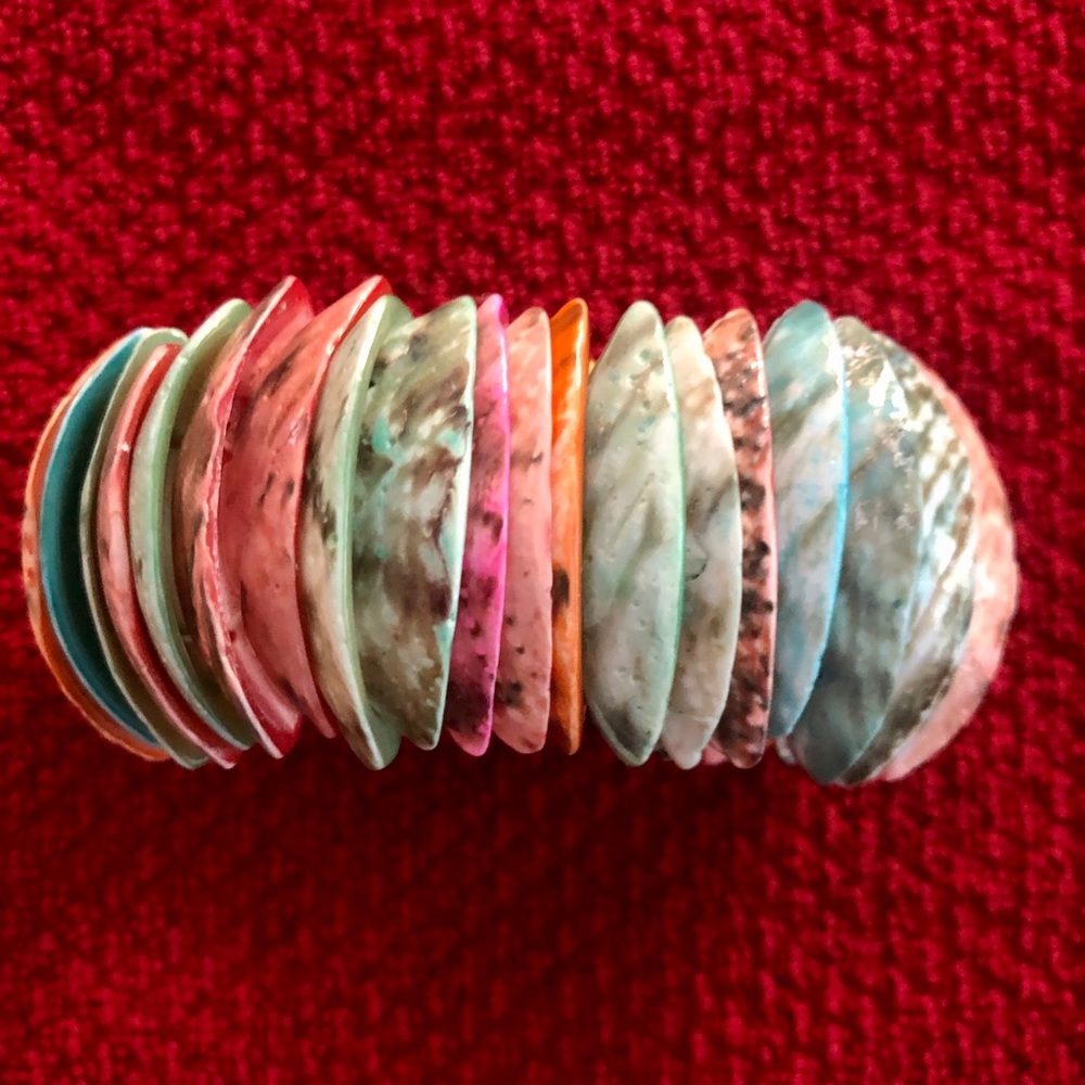 Multicolor shell stretch bracket. - Picture 2 of 3